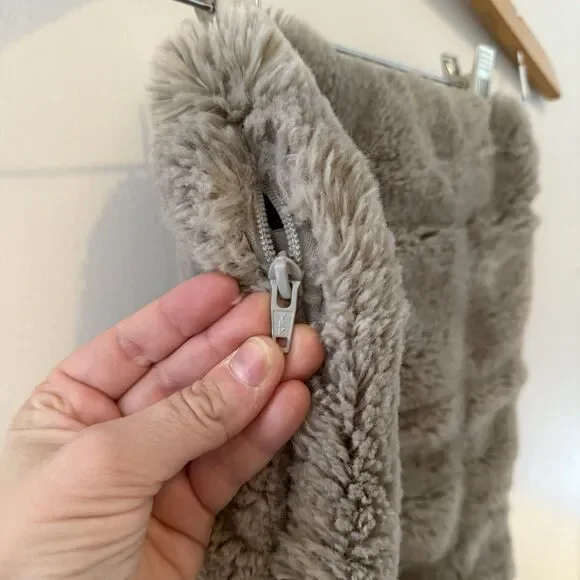 Pottery Barn Throw Pillow Cover Faux Fur 12 X 24 Gray Rectangle Pillow Case - Picture 2 of 5